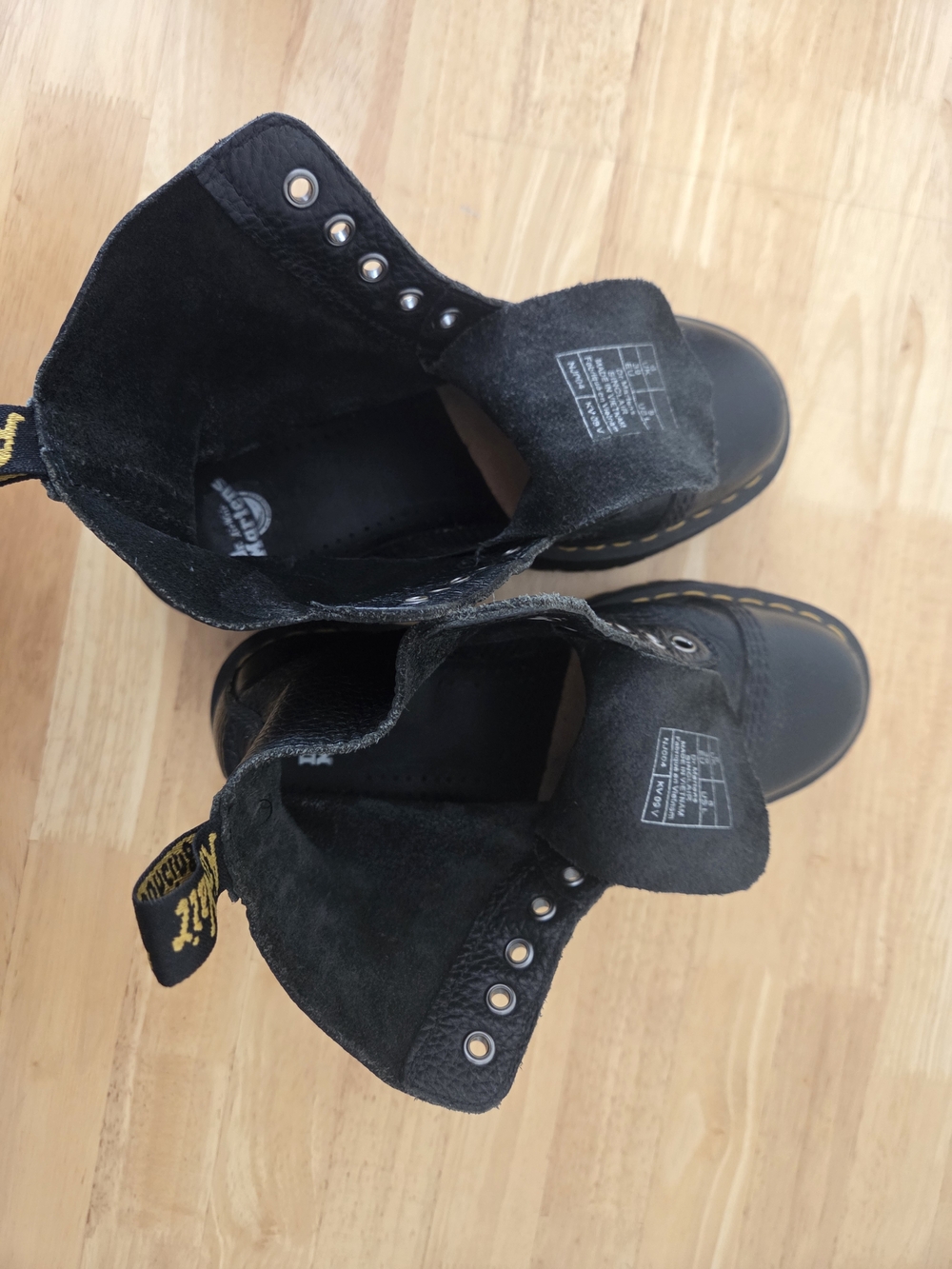 Dr. Martens Platform Sinclair Leather Boots - Picture 2 of 6